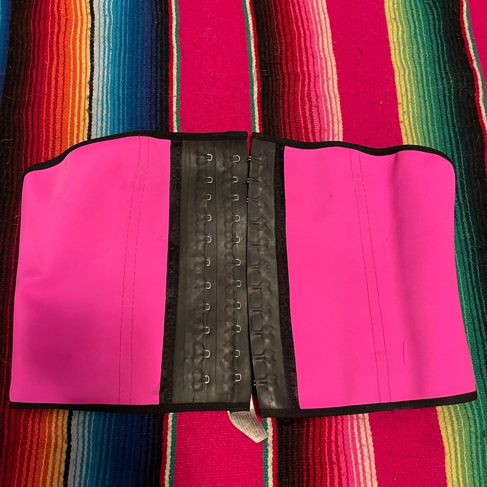 Pink waist trainer size 42